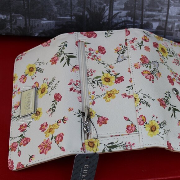 Guess floral wallet clutch - Picture 4 of 5